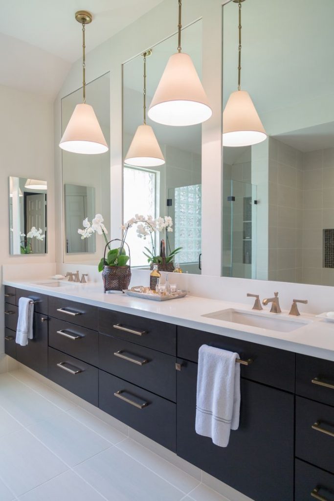 How to make a small bathroom feel big - Large Mirror and Pendent lighting 