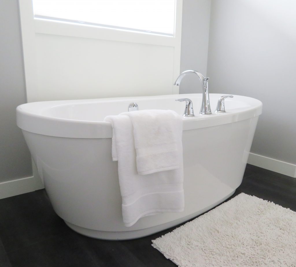 bathroom-bathtub-ceramic-bathroom remodel and design