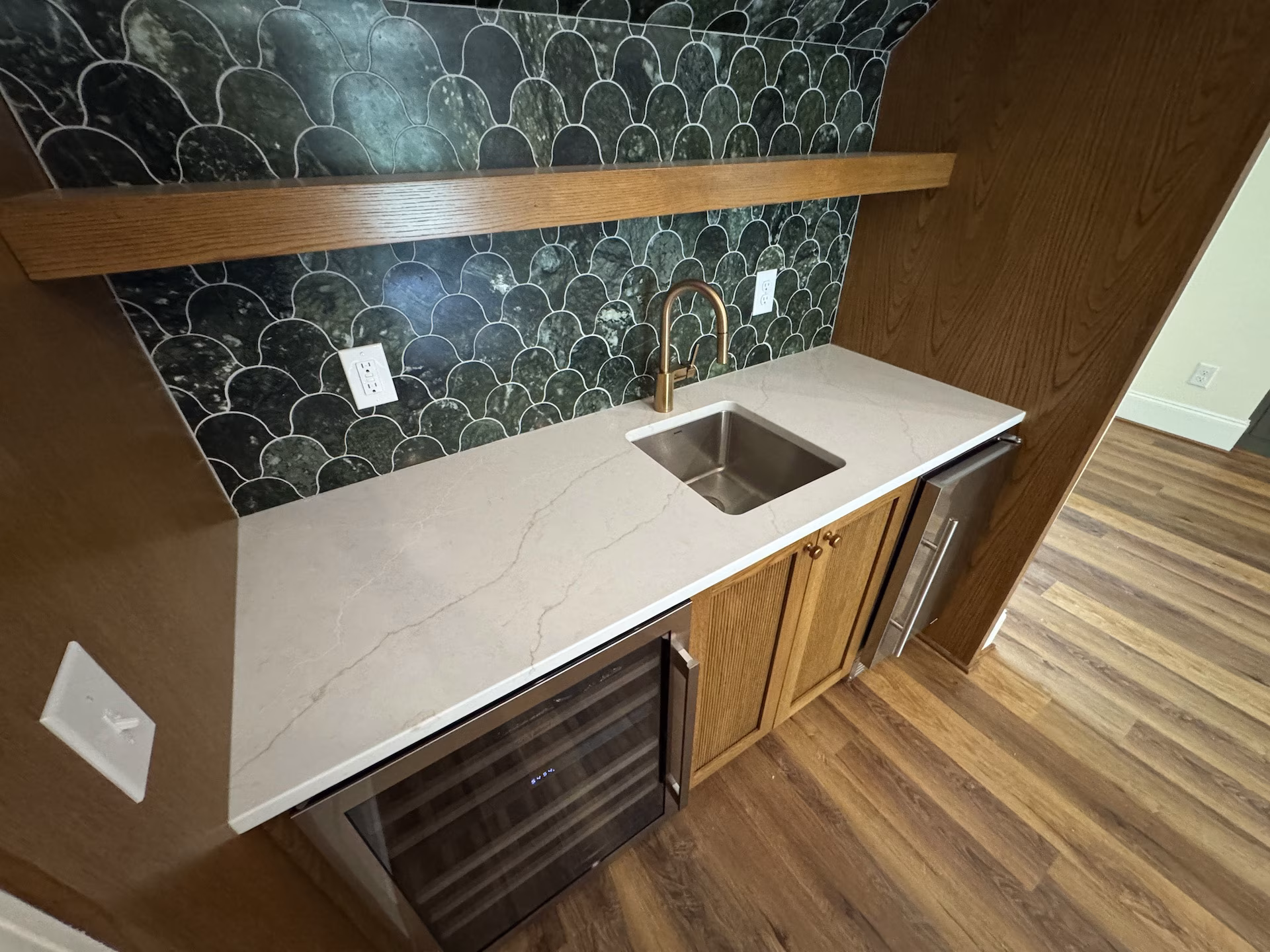 Wet bar countertop and sink Wet bar countertop and sink